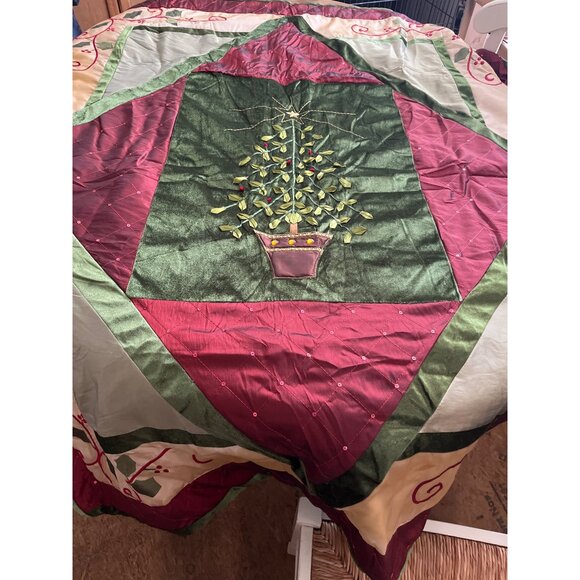 50”x60” green burgundy gold Christmas inspired throw - Picture 1 of 7